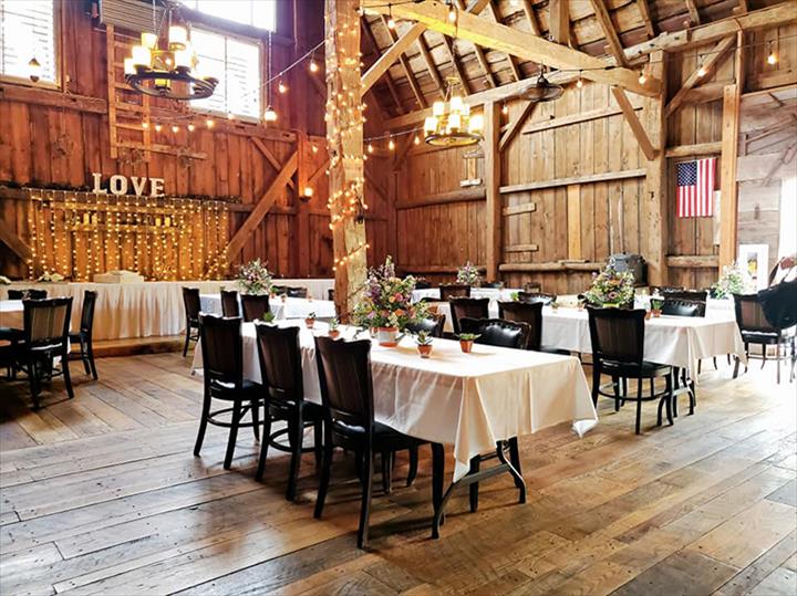 Simply Country Barn - Weddings & Event Venue - Freedom, WI - Slider 12